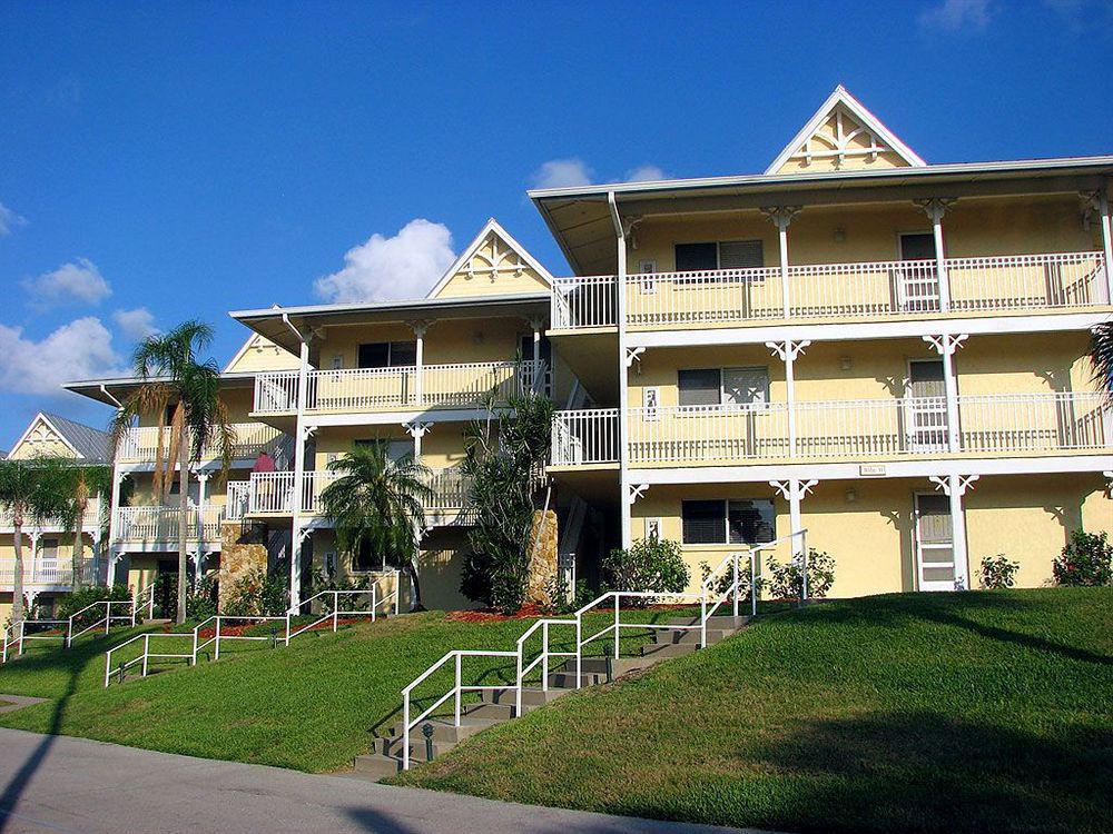Hilton Vacation Club Charter Club Naples Bay Hotel Exterior photo