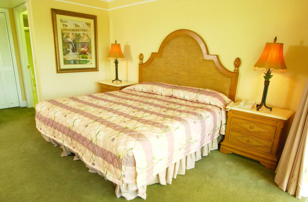 Hilton Vacation Club Charter Club Naples Bay Hotel Room photo