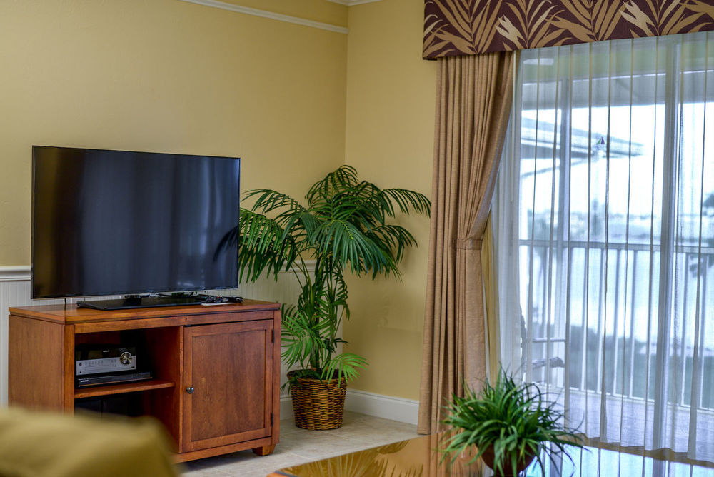 Hilton Vacation Club Charter Club Naples Bay Hotel Room photo