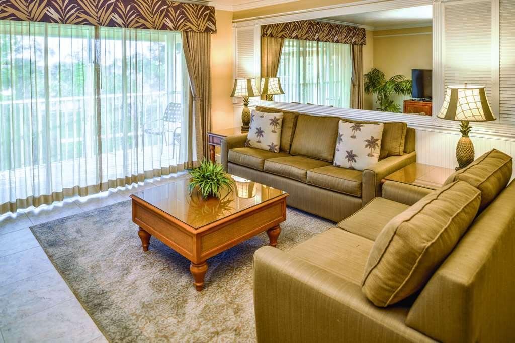 Hilton Vacation Club Charter Club Naples Bay Hotel Room photo