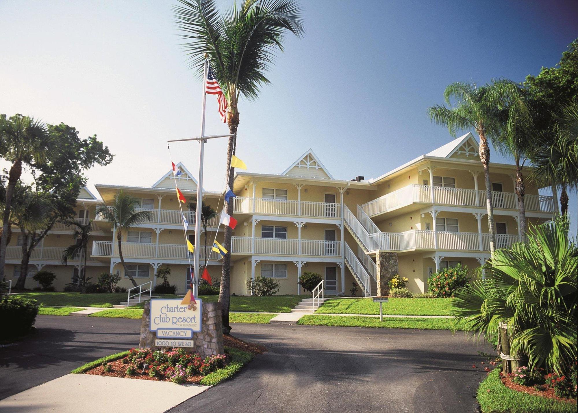 Hilton Vacation Club Charter Club Naples Bay Hotel Exterior photo